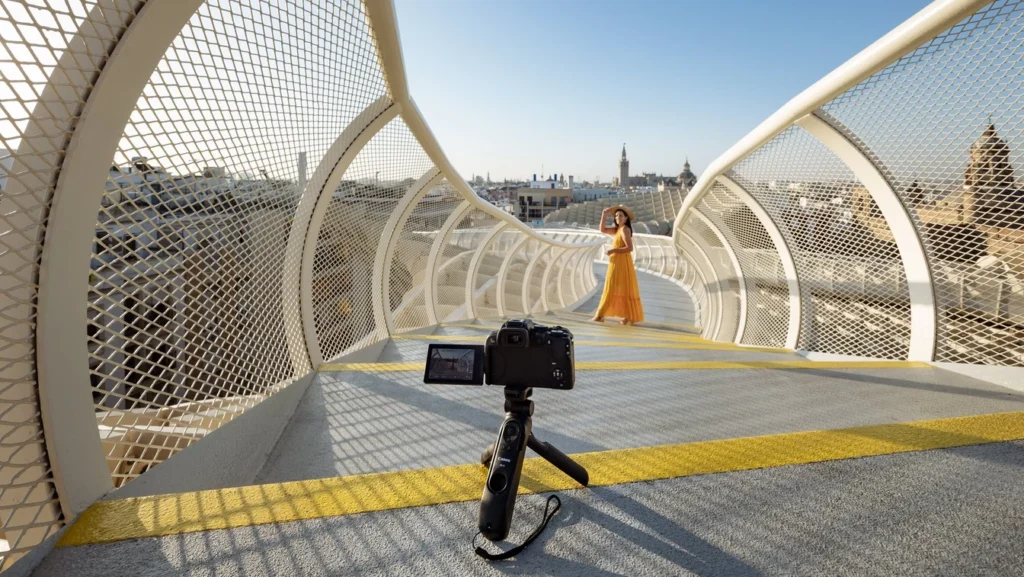 EOS R10 review